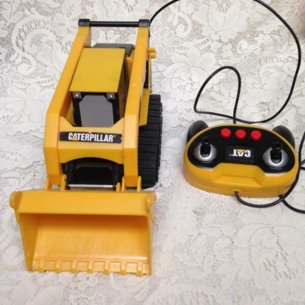 Caterpillar Construction Equipment with Remote 9in x 5in x 4in