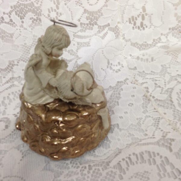 "Lend a Helping Hand" Christmas Cherubs Music Box 5in x 4in