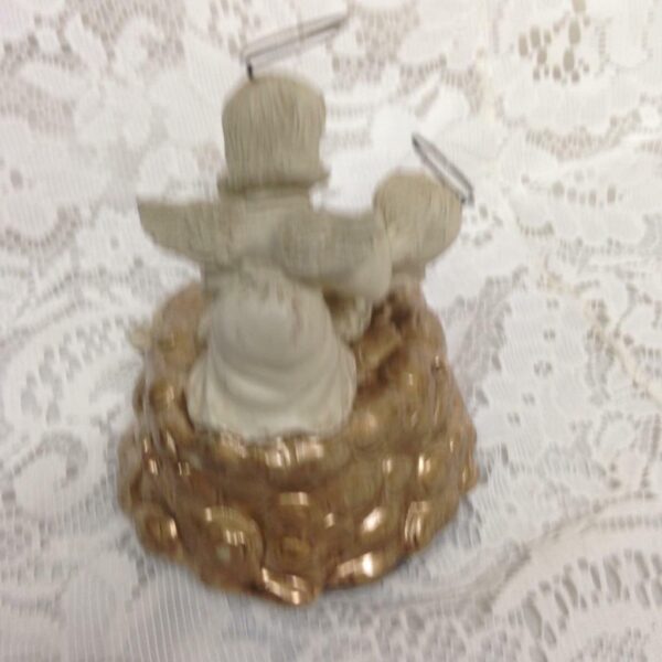 "Lend a Helping Hand" Christmas Cherubs Music Box 5in x 4in