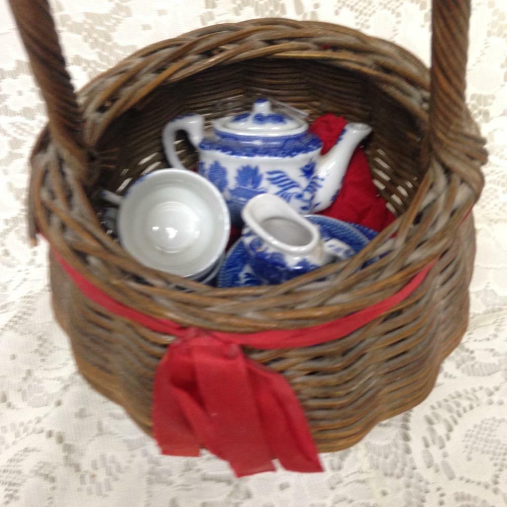 Vintage, Japan, Blue Willow, 12pc Child’s Tea Set – in a Basket