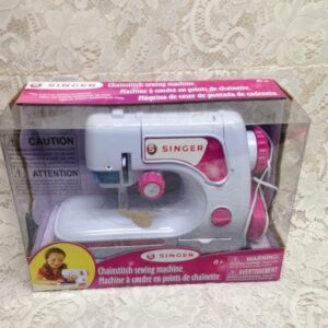 Singer Chainstitch Toy Sewing Machine in Orig. Box 11in x 8in x 5in