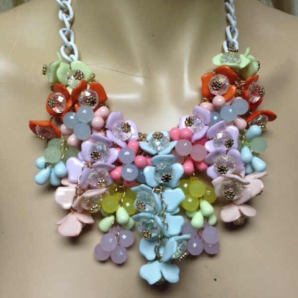 Stunning, Runway, Chunky Multi Color Floral 18in Necklace