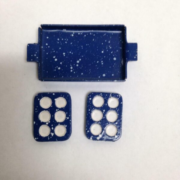 Vintage Doll House Miniatures, 3pc Blue Enamelware Bakeware (1in to 2in)