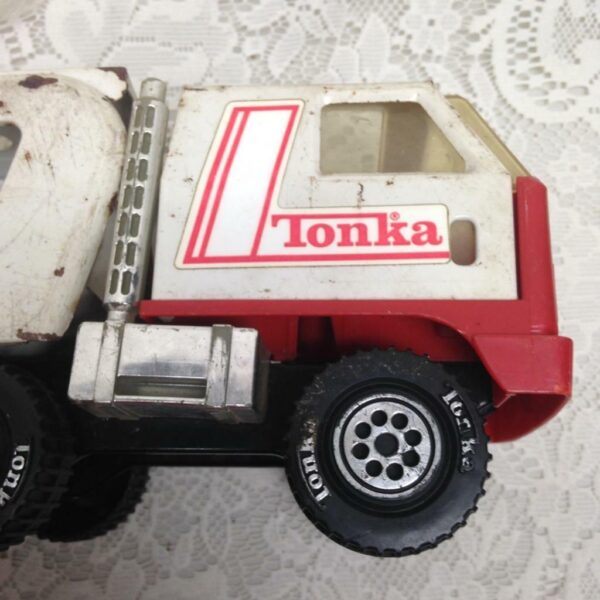 Vintage, Large Mighty Tonka Pressed Metal Car Carrier 19in L x 6in H x 4.5in W