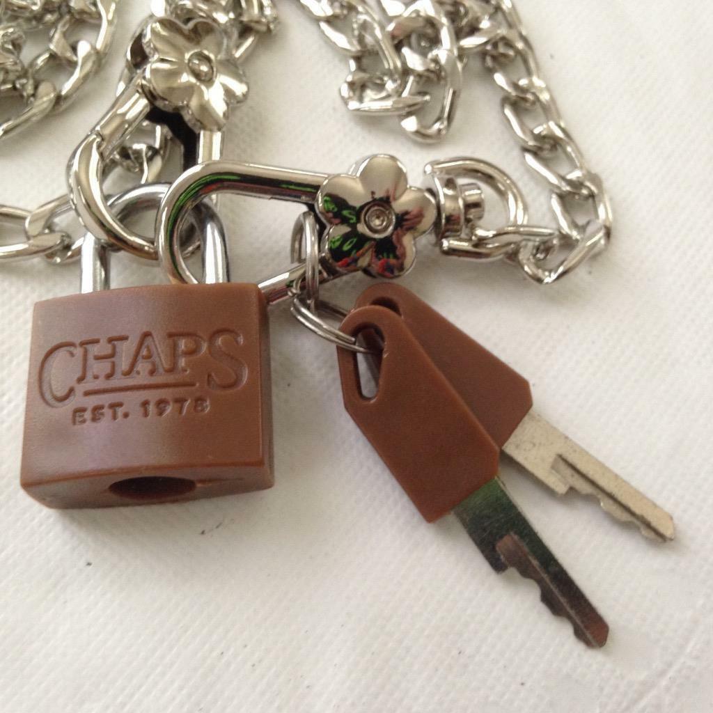 Vintage Chaps Lauren Padlock-2Keys Charm-Pendant 40in Silver Tone Chain Necklace