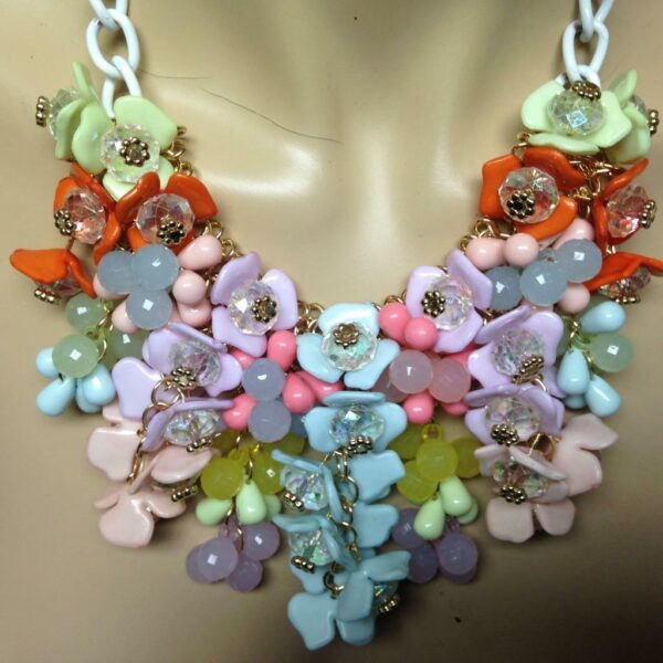 Stunning, Runway, Chunky Multi Color Floral 18in Necklace