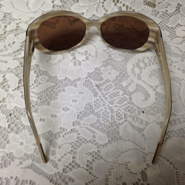 Tommy Bahamas TB67SA, Coffee creme with Rhinestones, Sunglasses w/ Original Case