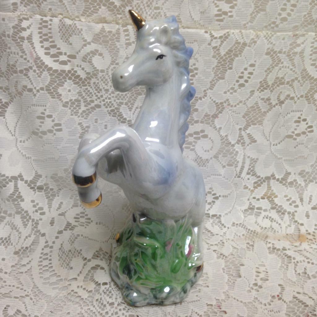 Vintage Unicorn Ceramics Figurine. 9in x 7in