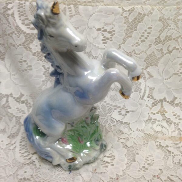 Vintage Unicorn Ceramics Figurine. 9in x 7in