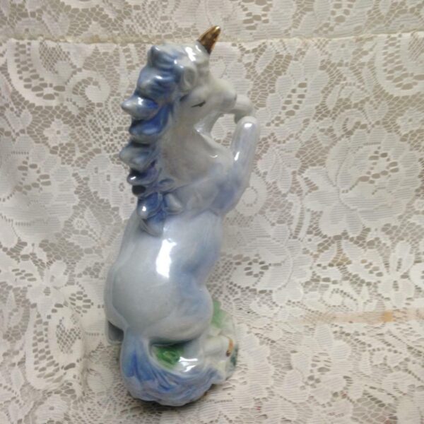 Vintage Unicorn Ceramics Figurine. 9in x 7in