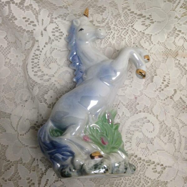 Vintage Unicorn Ceramics Figurine. 9in x 7in