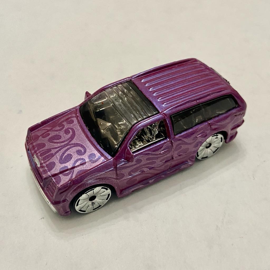 Vintage Hotwheels-Mattel Inc. 2002 Purple Boom Box