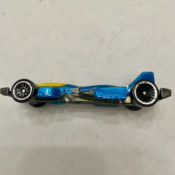 Vintage Hotwheels-Mattel Inc. 2000 Jet Threat (blue)