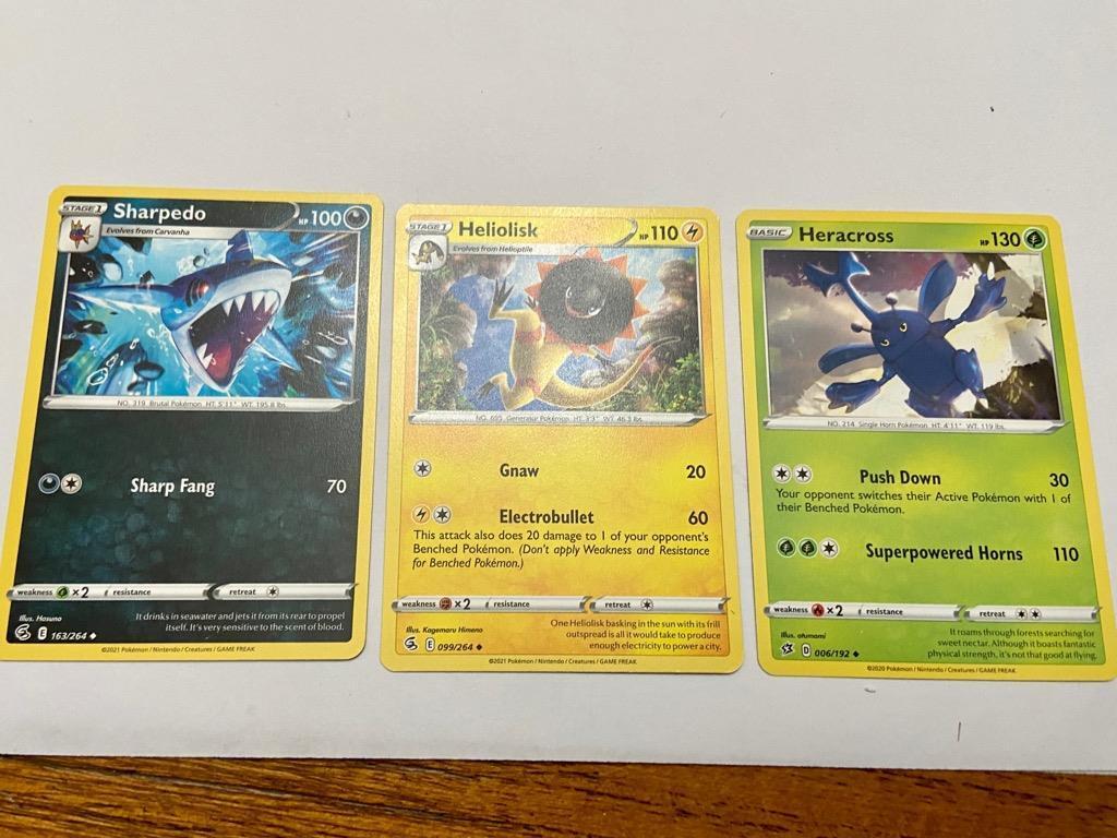 Lot of 5 Pokemon Cards- Lot # 4