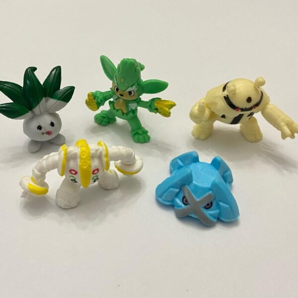 Lot (A) 3 Pokemon Reverse Holo Cards and 5 Pokemon Figures