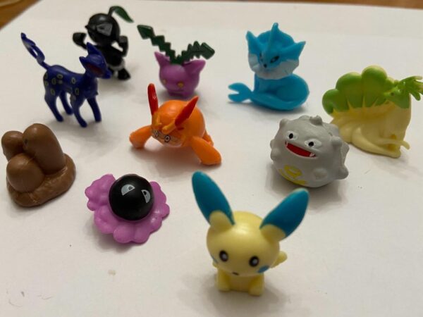 Lot of 10 Pokemon Figures # 1