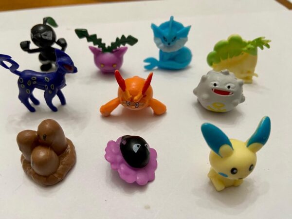 Lot of 10 Pokemon Figures # 1