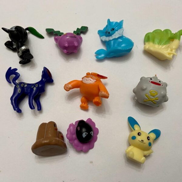 Lot of 10 Pokemon Figures # 1