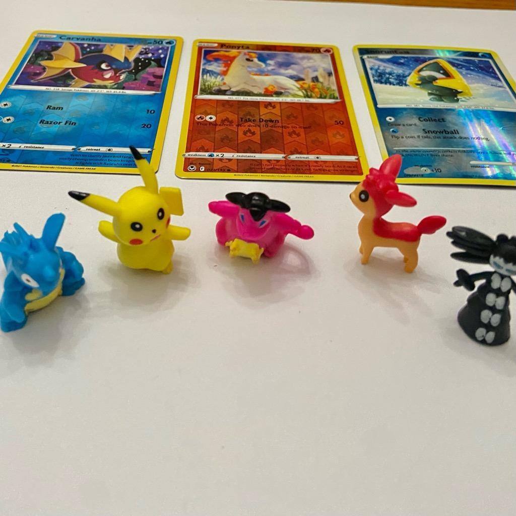 Lot (B) 3 Pokemon Reverse Holo Cards and 5 Pokemon Figures