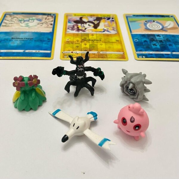 Lot (E) 3 Pokemon Reverse Holo Cards and 5 Pokemon Figures