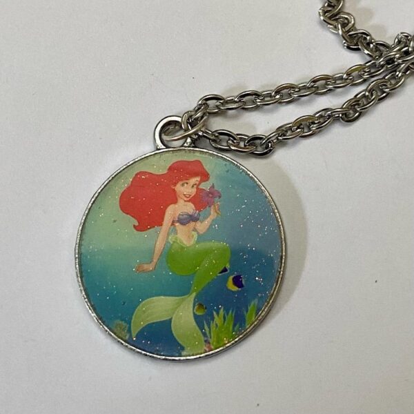 Vintage, 4-pc of Disney Princesses Necklace (D0323) This is a beautiful, 4 set