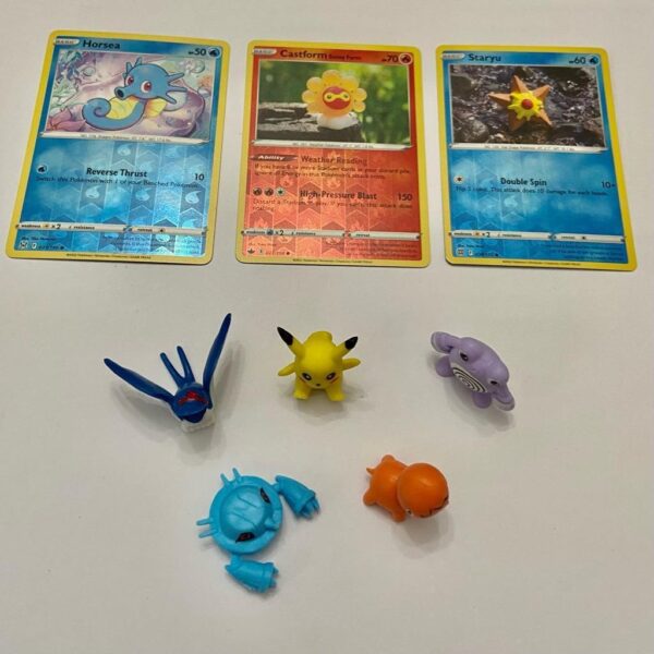 Lot (F) 3 Pokemon Reverse Holo Cards and 5 Pokemon Figures