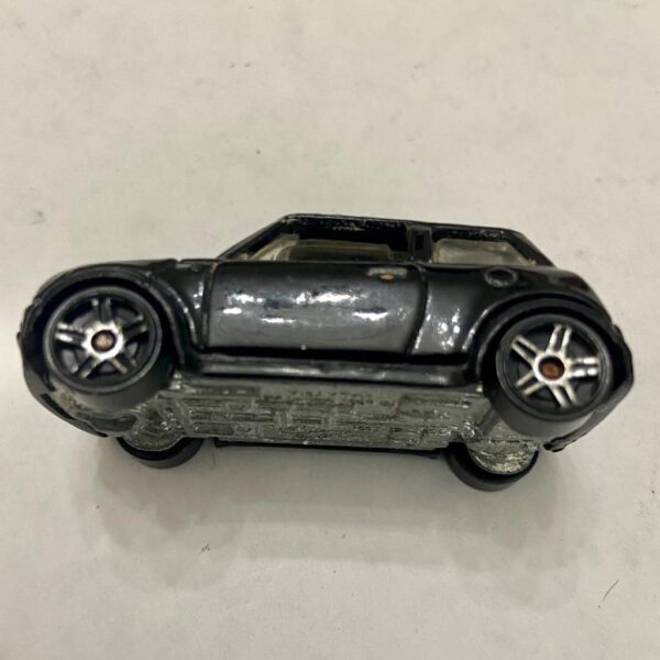 Vintage Hotwheels-Mattel Inc. 2001 Mini Cooper