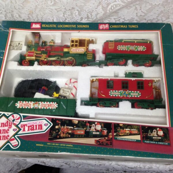 1994 Candy Cane LaneMusical Train 25in x 20in x 6.5in Box