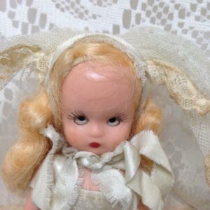 Vintage1940-50s 5.5in Nancy Ann Story Book Bride Doll