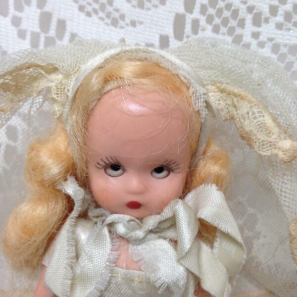 Vintage1940-50s 5.5in Nancy Ann Story Book Bride Doll