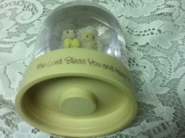 1986 Precious Moments, The Lord Bless You and Keep You, 4inx4in Snow Glass Dome