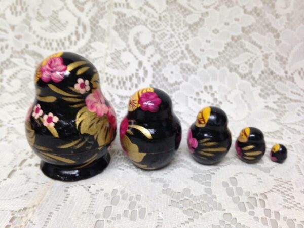 Vintage, 5pc Russian Nesting Dolls