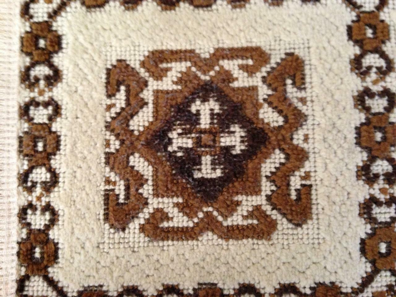 Vintage, Dolls House, Brown and White Area Rug with Fringes 10in x 6.5in