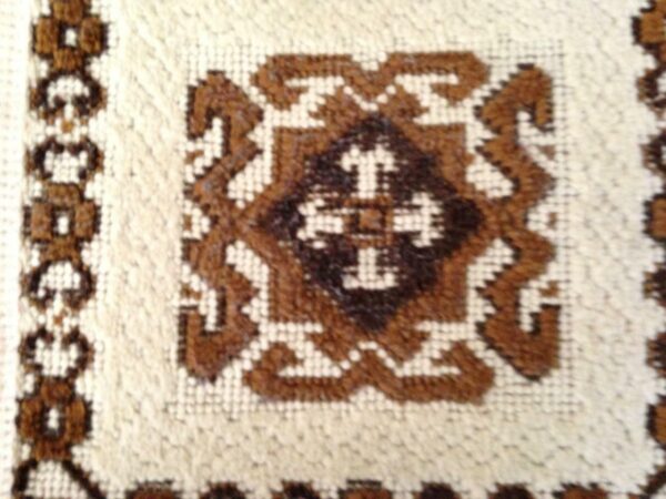 Vintage, Dolls House, Brown and White Area Rug with Fringes 10in x 6.5in