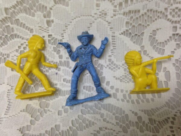 Vintage, Painted, 3-pcs Miniature Cowboy with 2 Indians, 2.5in each (#5)