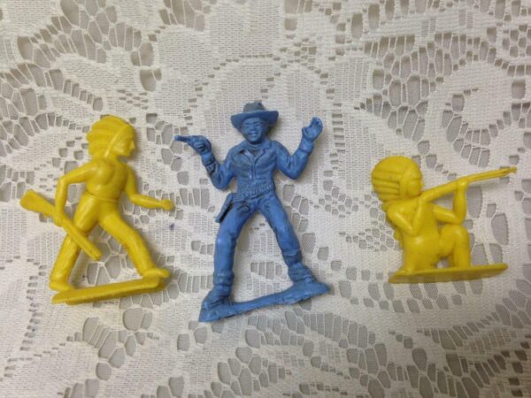 Vintage, Painted, 3-pcs Miniature Cowboy with 2 Indians, 2.5in each (#5)