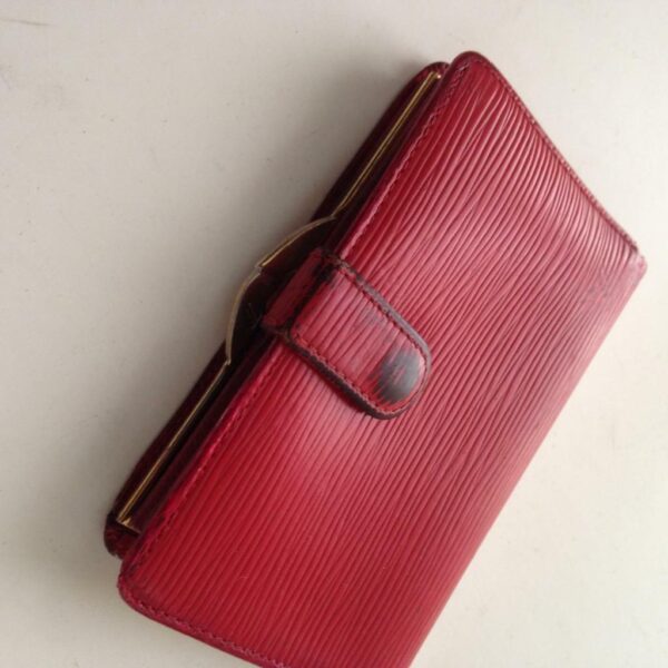 Louis Vuitton Red Epi Leather, Kisslock Compact Wallet 5.5inx4in (MI0918)