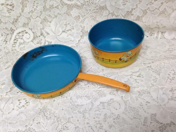 Vintage Rare, Wolverine Bo-peep, 2pc Metal or Enamel Cookware Set