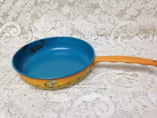 Vintage Rare, Wolverine Bo-peep, 2pc Metal or Enamel Cookware Set