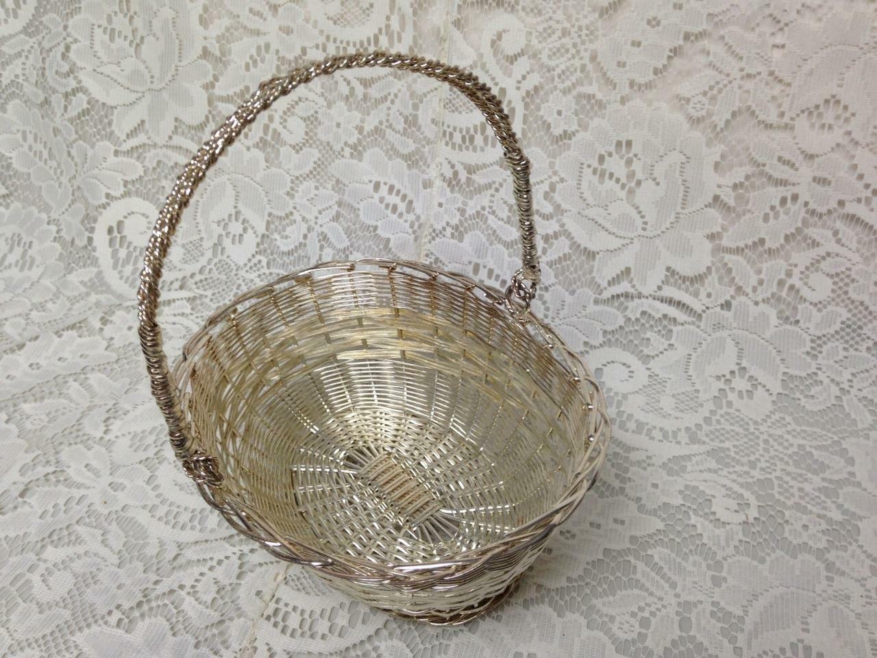 Vintage Beautiful, 7.5in L x 6in Wx 3.5in H Silver Metal Basket