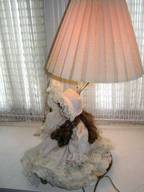 Beautiful, Figural Doll Electric Table Lamp