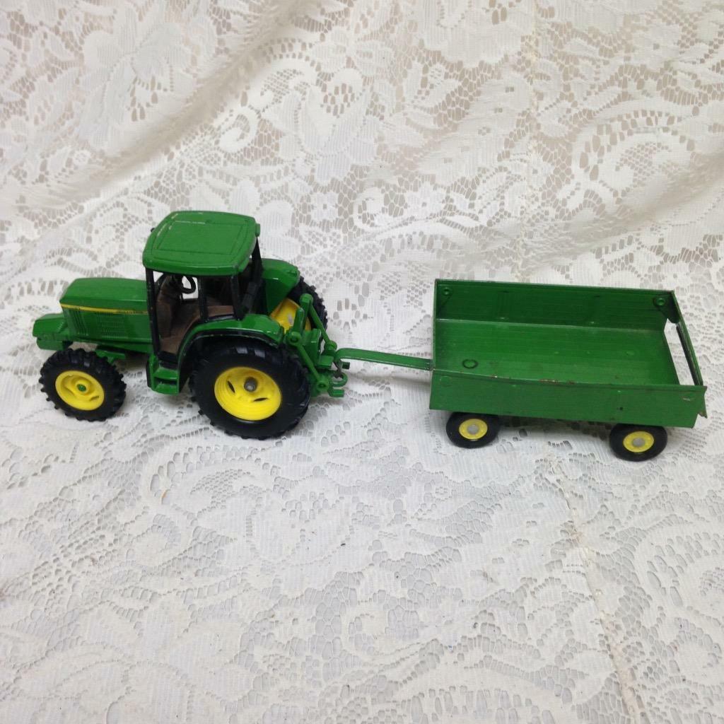 John Deere 2pc Metal, 12in Long, Tractor and Wagon Set