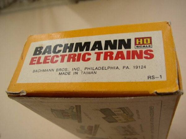 Vintage, Bachman (B.E.T.) Burl North, with Original Box, Item no. 1027