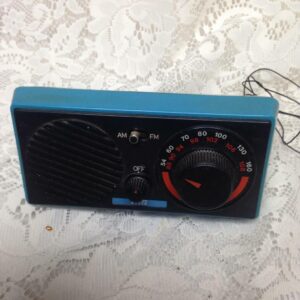 Vista Aqua Blue PortableTransistor Radio 6in x 4in x 3in