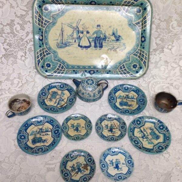 1940s Wolverine, Delft 12-pc Child's Tin Tea Set