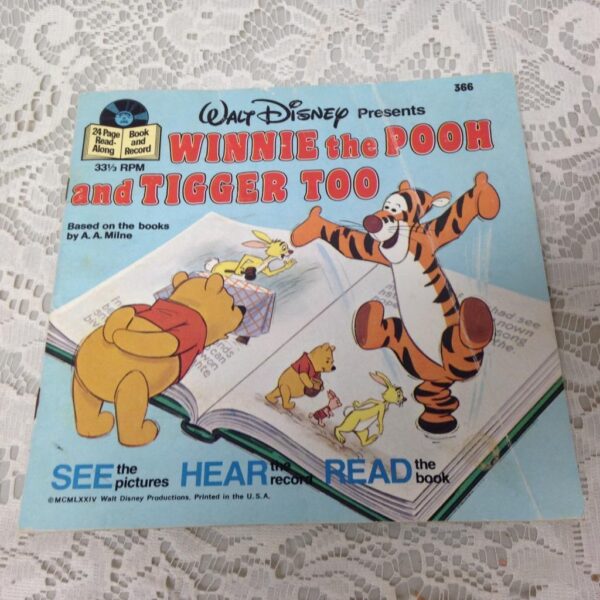 Vintage,1974 Walt Disney Prod., Winnie the Pooh Read Along Book-No Record (#366)