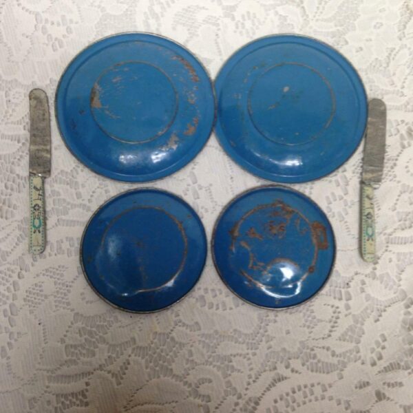 1940s Wolverine, Delft 6-pc Child's Tin Dishes and Knives