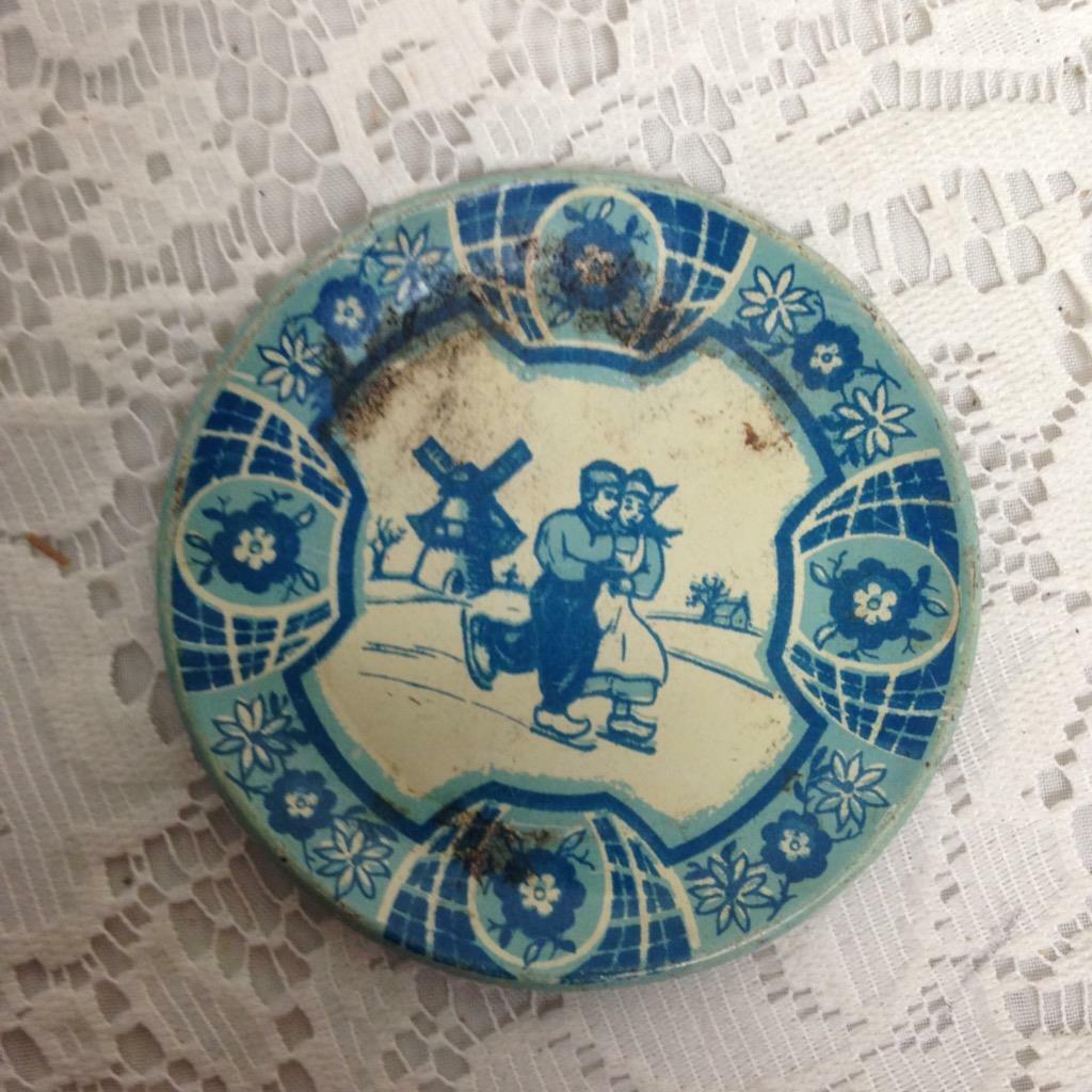 1940s Wolverine, Delft 2-pc Child’s Tin Dishes