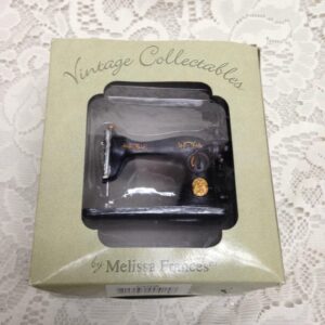 Rare Vintage Collectable Sewing Machine by Melissa Frances in Orig. Box 3inx2in