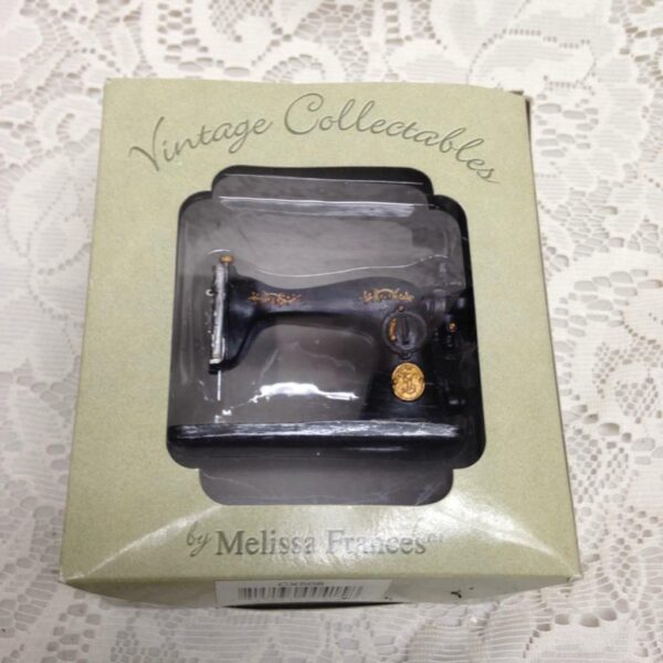 Rare Vintage Collectable Sewing Machine by Melissa Frances in Orig. Box 3inx2in